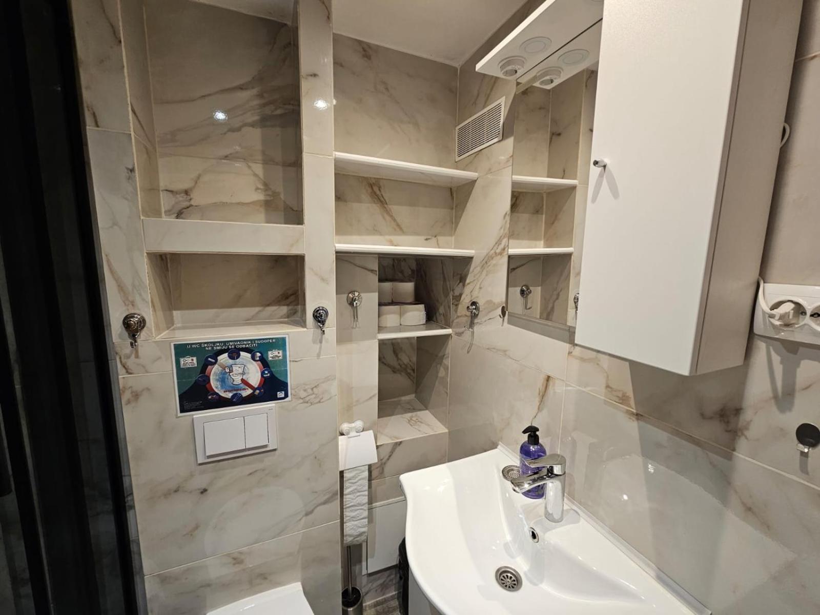 Centar Ri Apartment ริเยกา ภายนอก รูปภาพ